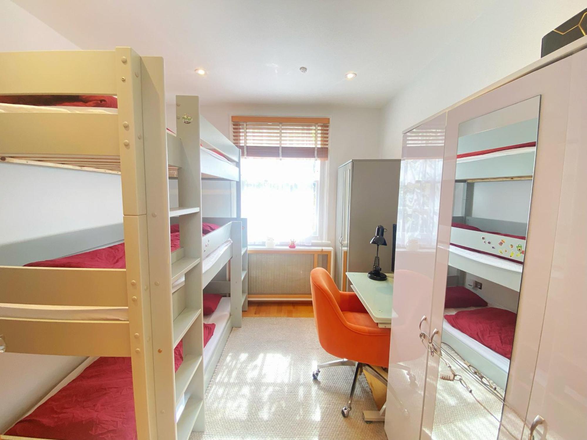 Luxury Belgrave Square Private Mews Townhouse *